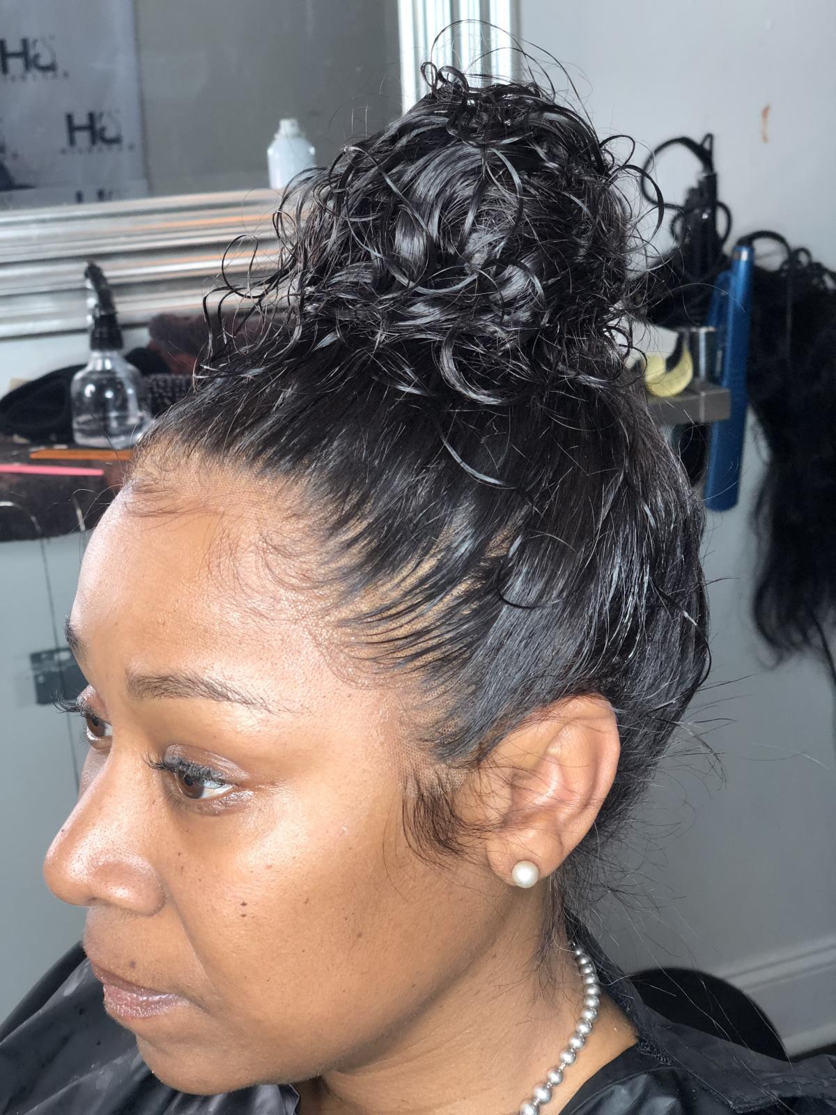 This Lace-Front Wig Is So Perfectly Blended, It's Going Viral