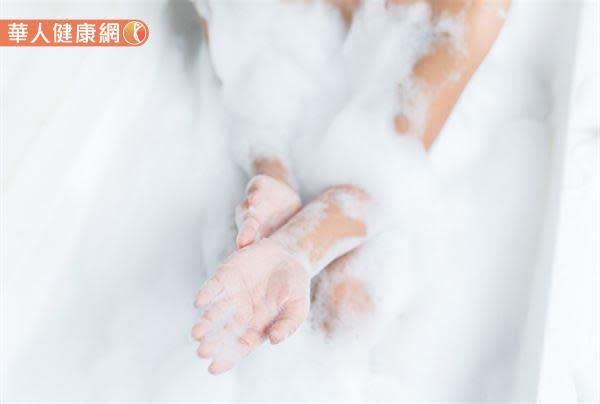有萎縮性陰道炎問題的女性，建議盡量不要經常使用肥皂等，刺激性強的清潔用品清洗外陰，以免加重皮膚乾燥的情況發生。