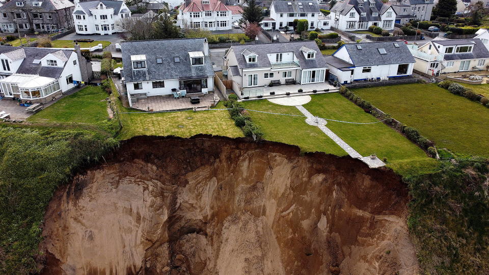 Nuevo desprendimiento de tierra en la costa británica