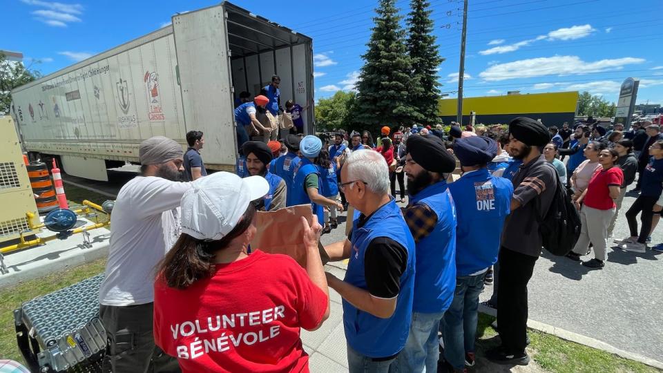In partnership with students from six schools in the Ottawa-Carleton District School Board and with the support of Italfoods, Khalsa Aid Canada launched its food drive at the beginning of June. 