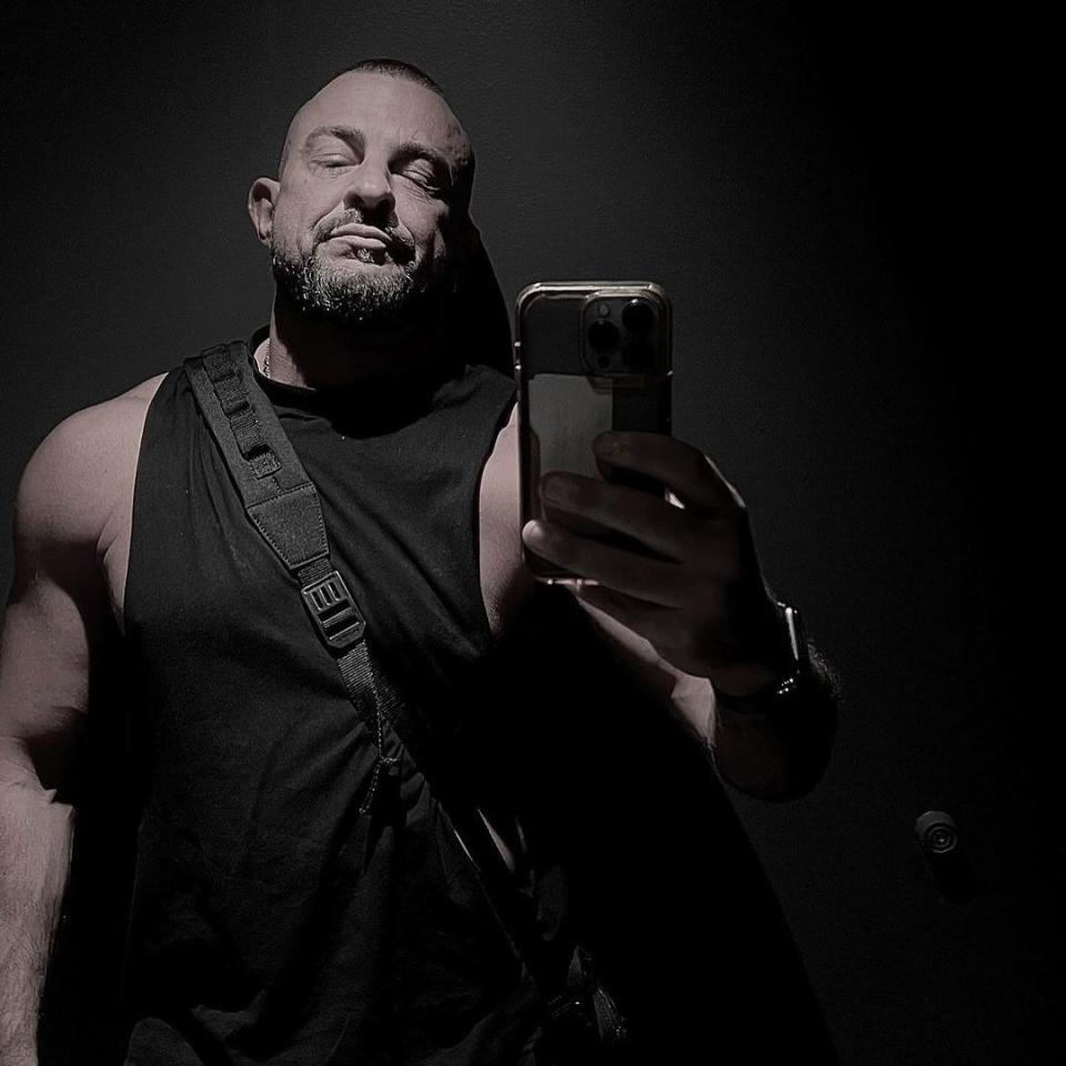Robin Windsor's final post on Instagram read: 'Hiding in the shadows'