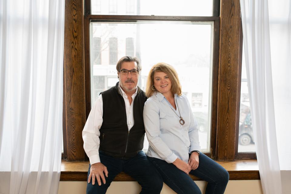 One local couple hopes to take the high-pressure sales tactics out of window replacement.