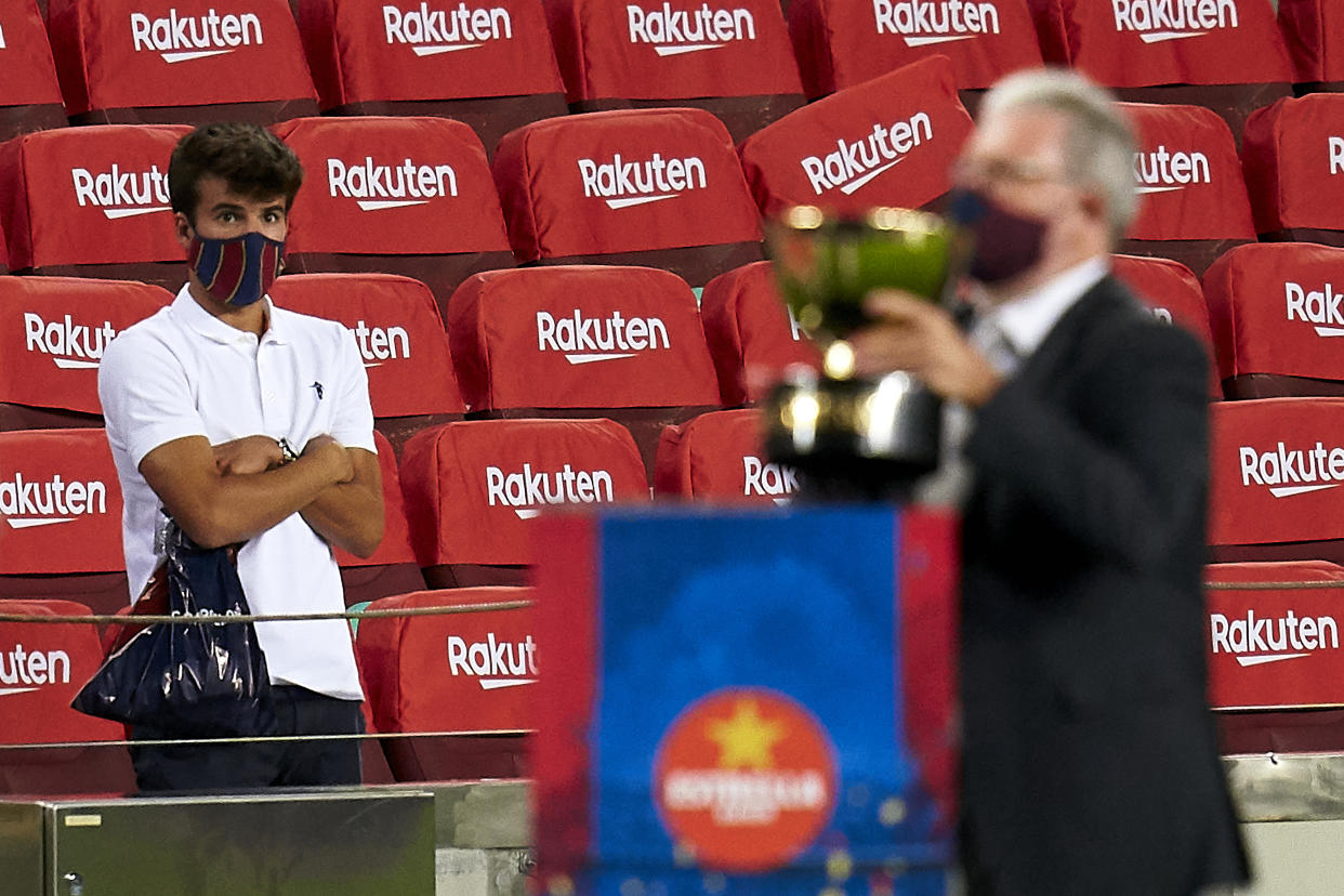 BARCELONA, SPAIN - SEPTEMBER 18: Riqui Puig of FC Barcelona at the end of the Joan Gamper Trophy match between FC Barcelona and Elche CF at Camp Nou on September 18, 2020 in Barcelona, Spain. (Photo by Pedro Salado/Quality Sport Images/Getty Images)