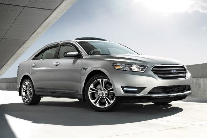 2016 Ford Taurus SEL photo