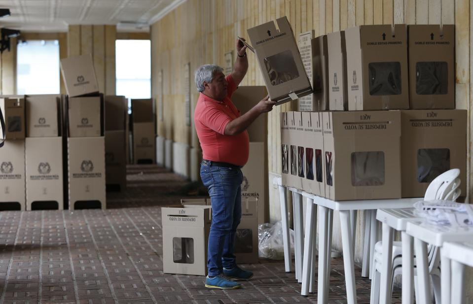 Los colombianos también rebasan el umbral del 50%, aunque por un estrechísimo margen. De hecho se puede decir que uno de cada dos empleados son autónomos.<br><br>Foto: AP Photo/Fernando Vergara