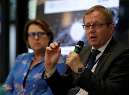 European Space Agency Director General Woerner talks next OOSA Director di Pippo in Vienna