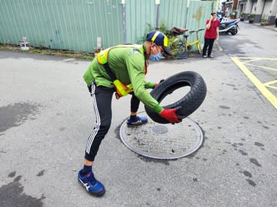 夏季登革熱防治 中市府籲雨後48小時清理積水容器