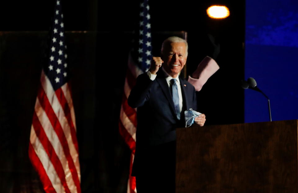 U.S. Democratic presidential nominee and former Vice President Joe Biden raises a fist as he delivers remarks after early results from the 2020 U.S. presidential election in Wilmington, Delaware, U.S., November 4, 2020. REUTERS/Mike Segar     TPX IMAGES OF THE DAY