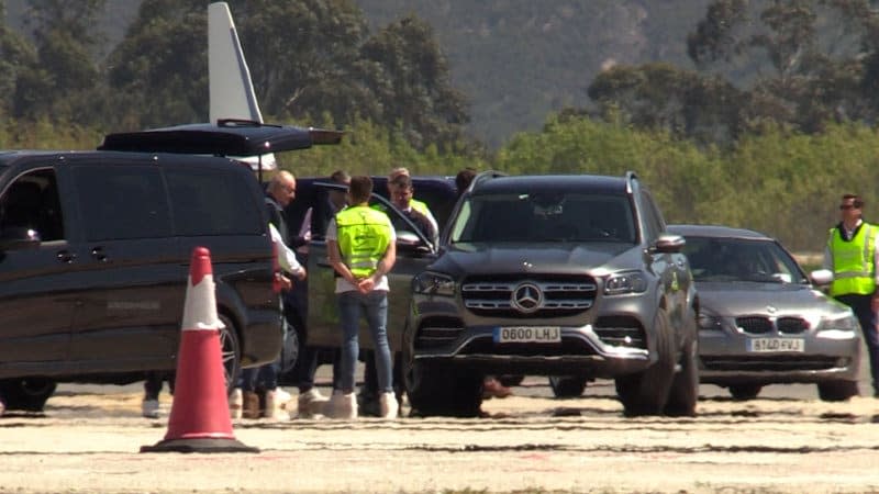 El rey Juan Carlos llegando al aeropuerto de Vigo