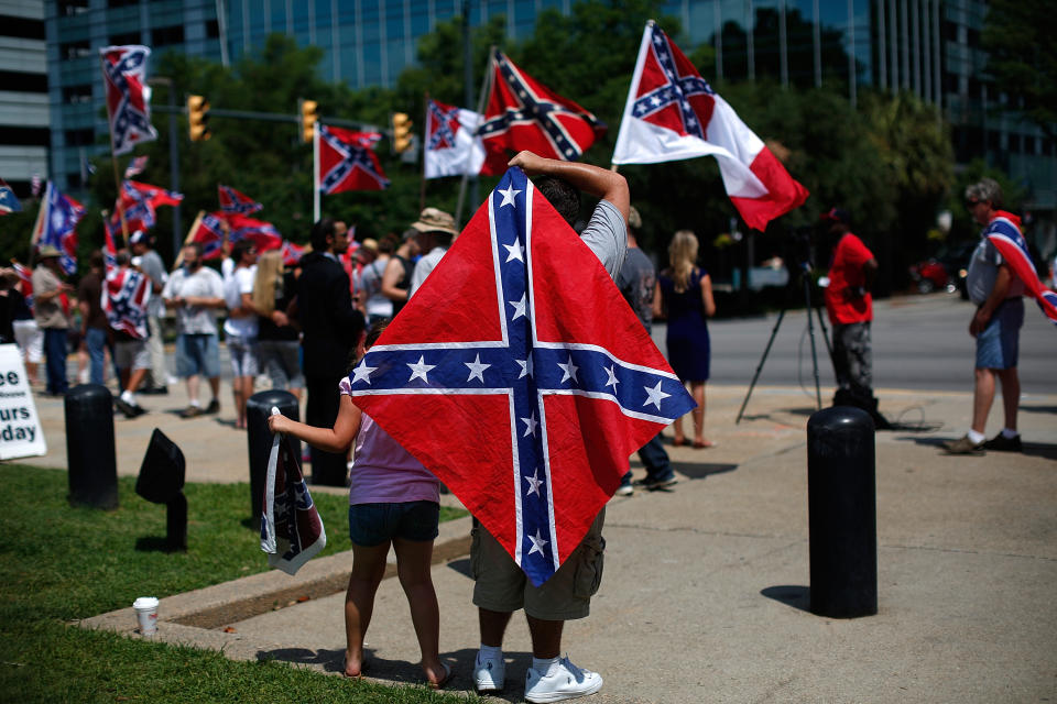 Supporters of Confederate flag rally at South Carolina statehouse. (Getty Images)