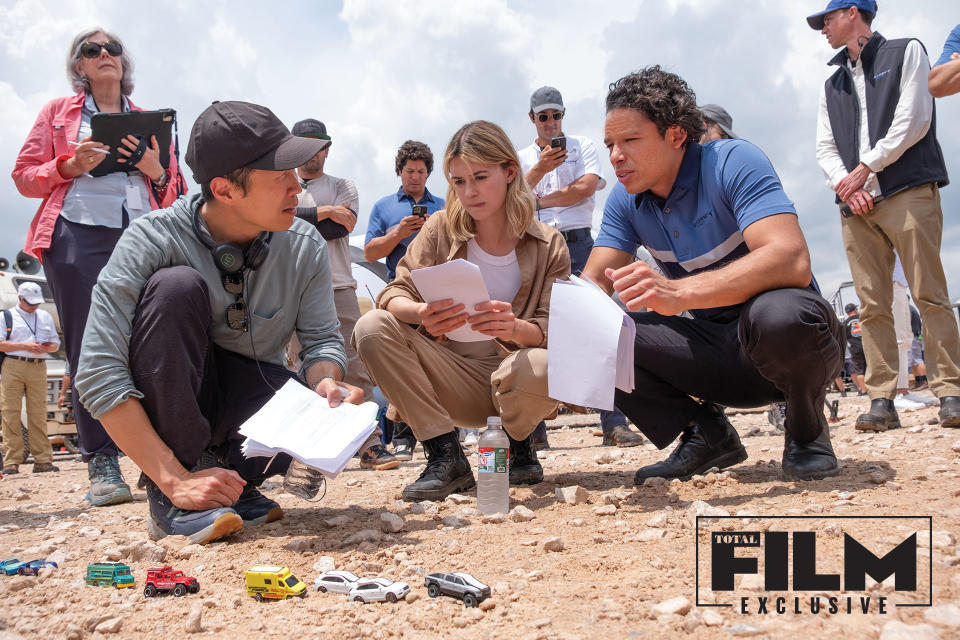 Daisy Edgar-Jones, Anthony Ramos and Lee Isaac Chung behind the scenes of Twisters