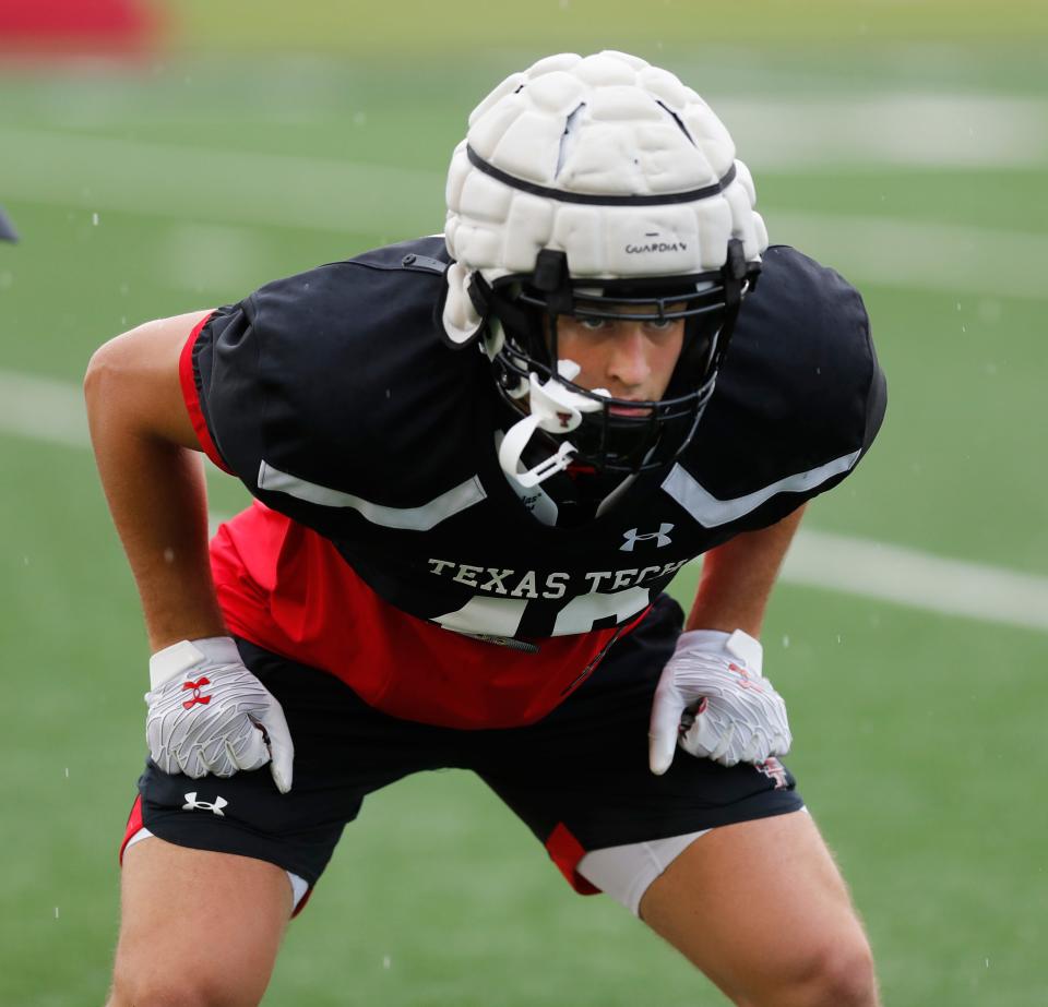 Texas Tech linebacker Ben Roberts on Tuesday was named a freshman all-American by the Football Writers Association of America. Roberts' 107 tackles this season were tied for third-most in the Big 12.