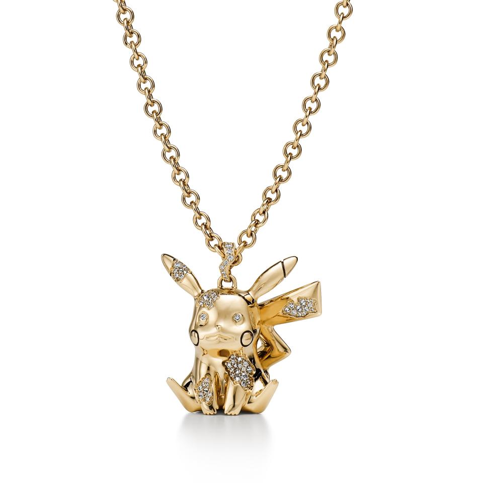 Tiffany & Arsham Studio & Pokémon寶可夢聯名系列皮卡丘Pikachu18K金鑲鑽鍊墜（大）。（TIFFANY & Co.提供）