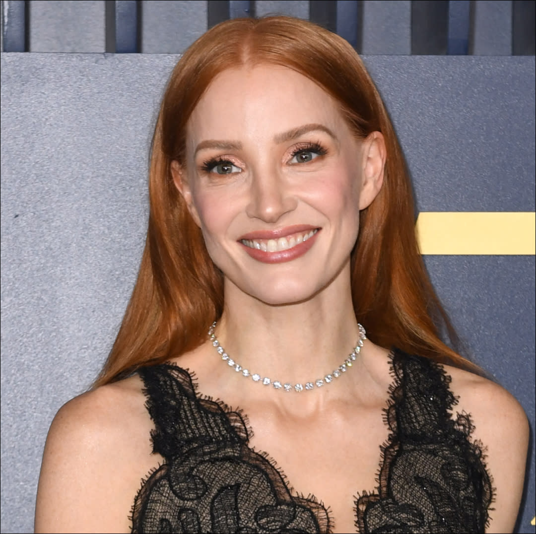  Jessica Chastain arrives for the 30th Annual Screen Actors Guild awards. 