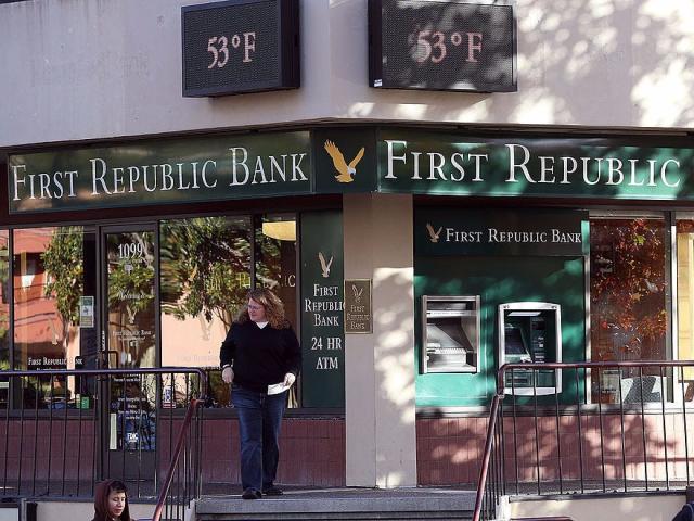 First Republic says its liquidity remains 'very strong' in bid to calm  nerves following Silicon Valley Bank's collapse