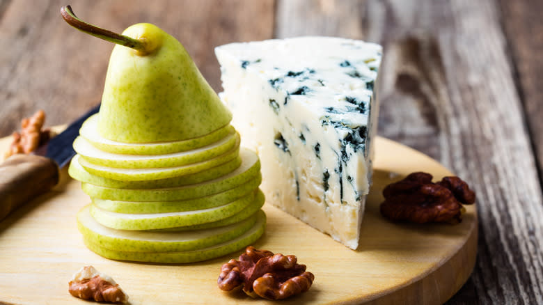 Blue cheese and sliced pear