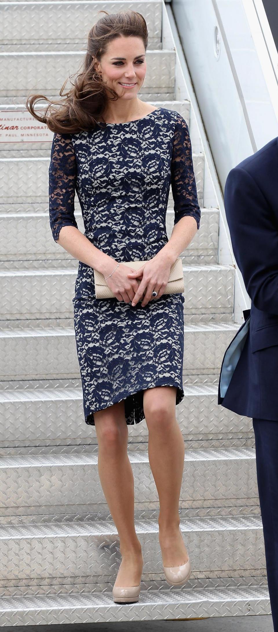 Duchess of Cambridge arrives at Macdonald-Cartier International Airport (Getty Images)