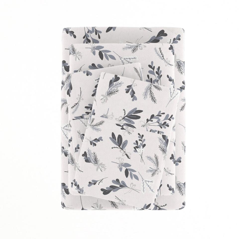 Minto 100 Percent Cotton Botanical Pattern Flannel Sheet Set