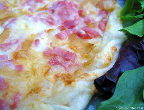 Caramelized Onion, Ham and Gruyere Pizza