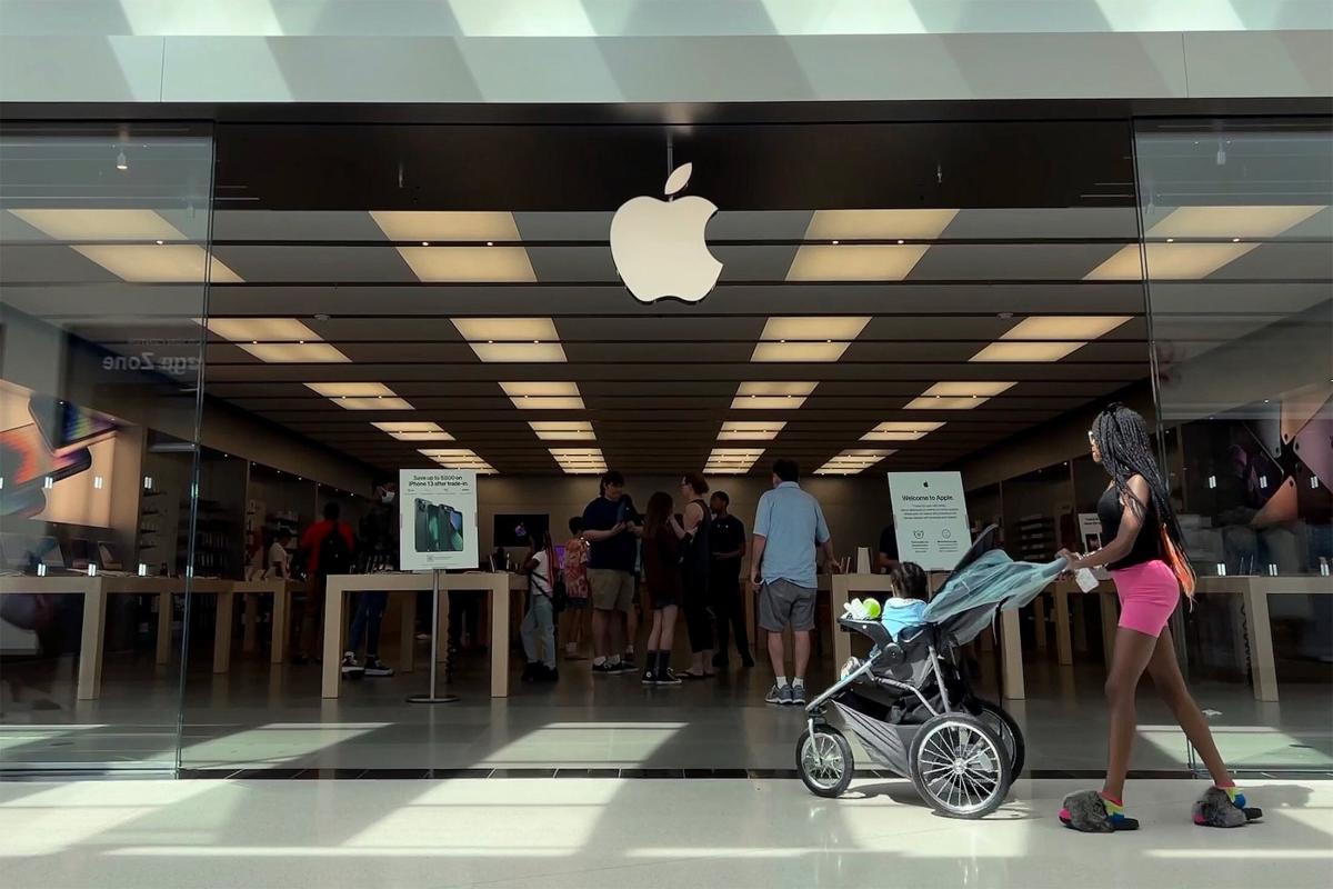 Unionized Apple store in Maryland to vote on possible strike