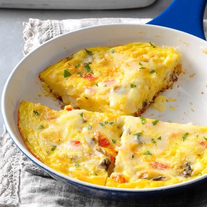 What S In The Fridge Frittata Exps Lsbz18 142298 B01 18 1b 2