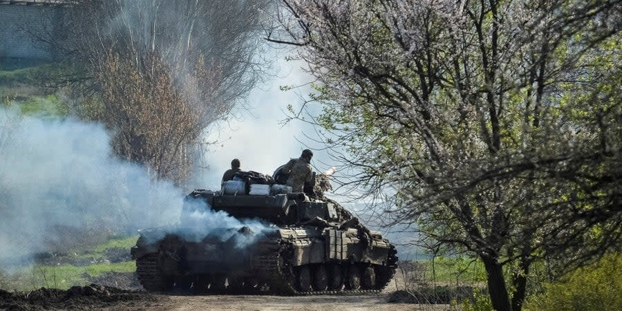 Ukrainian military near Bakhmut, April 10, 2023