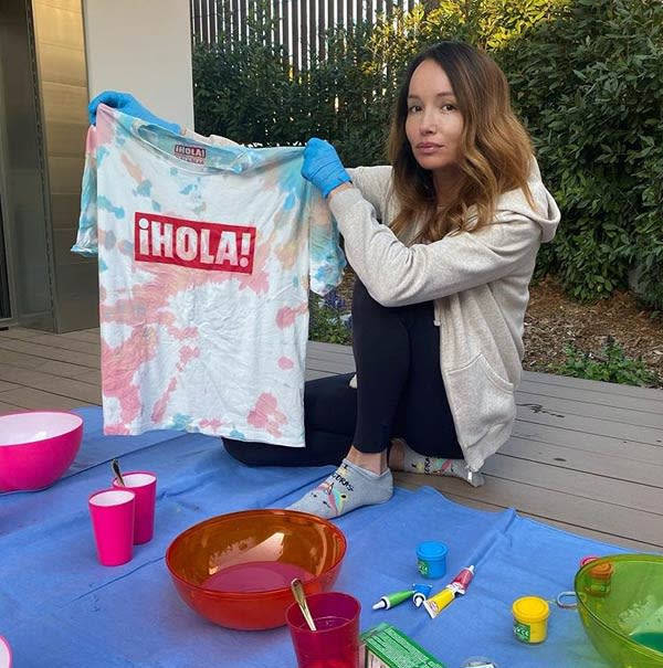 Ana Antic con camiseta ¡HOLA!