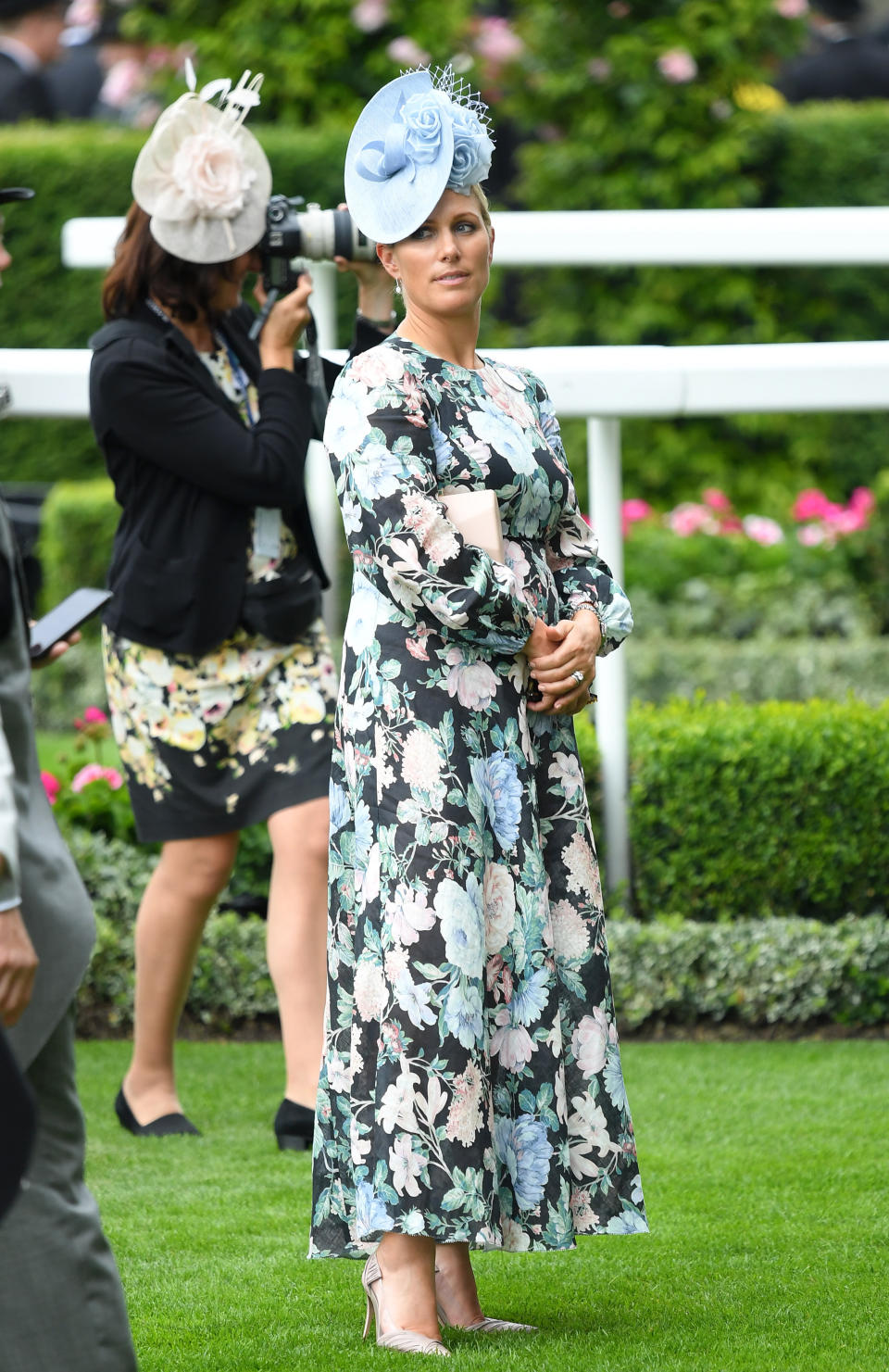 Zara Phillips in a blue hat and blue and pink floral design.&nbsp; (Photo: Karwai Tang via Getty Images)