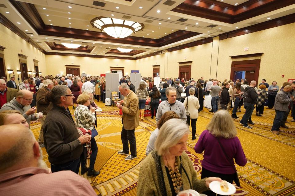 The /ballroom at the Crowne Plaza in Warwick was the airy setting needed for the Journal's 5th Critic's Choice