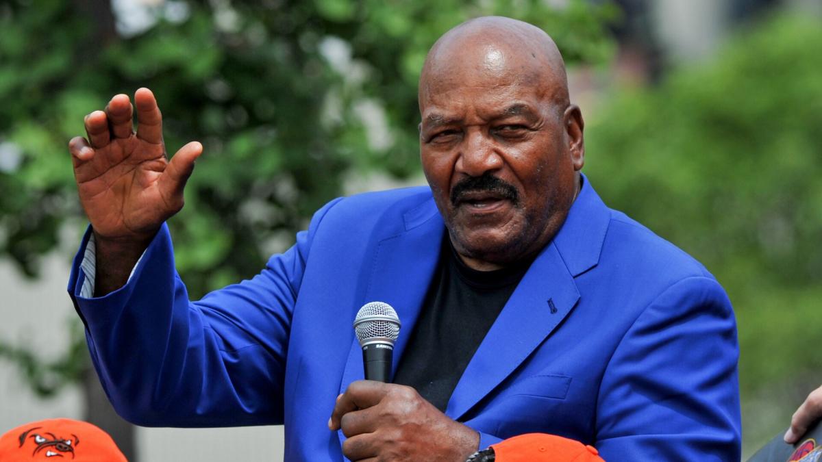 Browns to honor Jim Brown at halftime ceremony on Sunday