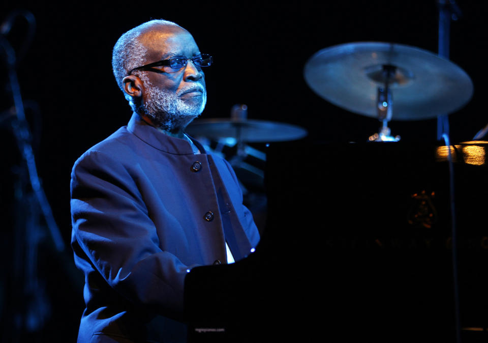 U.S. jazz pianist Ahmad Jamal performs at the Nice Jazz Festival in Nice July 11, 2012.    REUTERS/Eric Gaillard (FRANCE - Tags: ENTERTAINMENT SOCIETY)