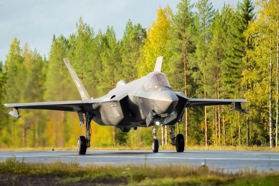 F-35 road highway Finland