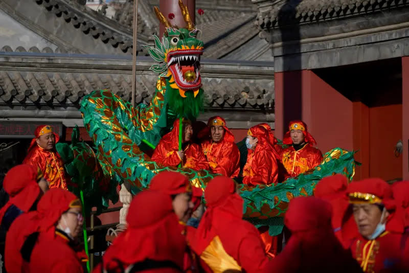 ▲龍年到！今年農曆新年中國最熱門祝福語是「龍行龘龘」，就連春晚也以此為主題。（圖／美聯社／達志影像）