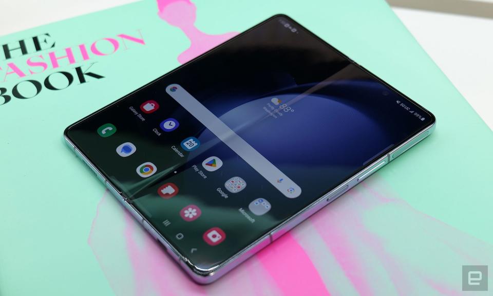 <p>Hands-on photo of the new Samsung Galaxy Z Fold 5 smartphone.</p> 