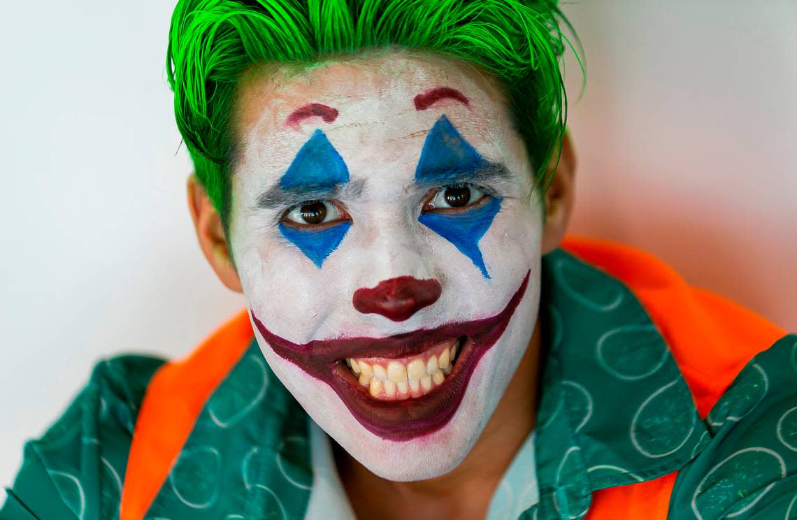 Kaden Vega cosplays as the Joker from DC’s “Batman” franchise during Florida Supercon.