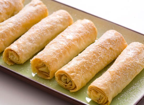 <strong>Get the <a href="http://www.huffingtonpost.com/2011/10/27/baklava-cigars_n_1059664.html" target="_hplink">Baklava Cigars recipe</a></strong>