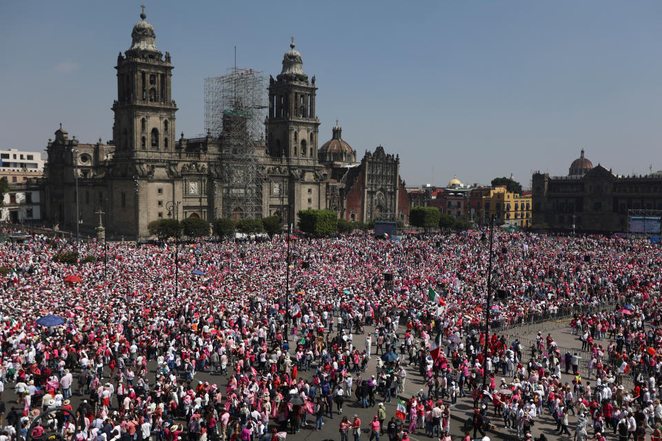 Miles piden elecciones libres en el Zócalo