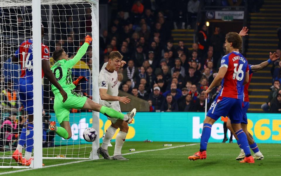 Crystal Palace's Dean Henderson makes a save