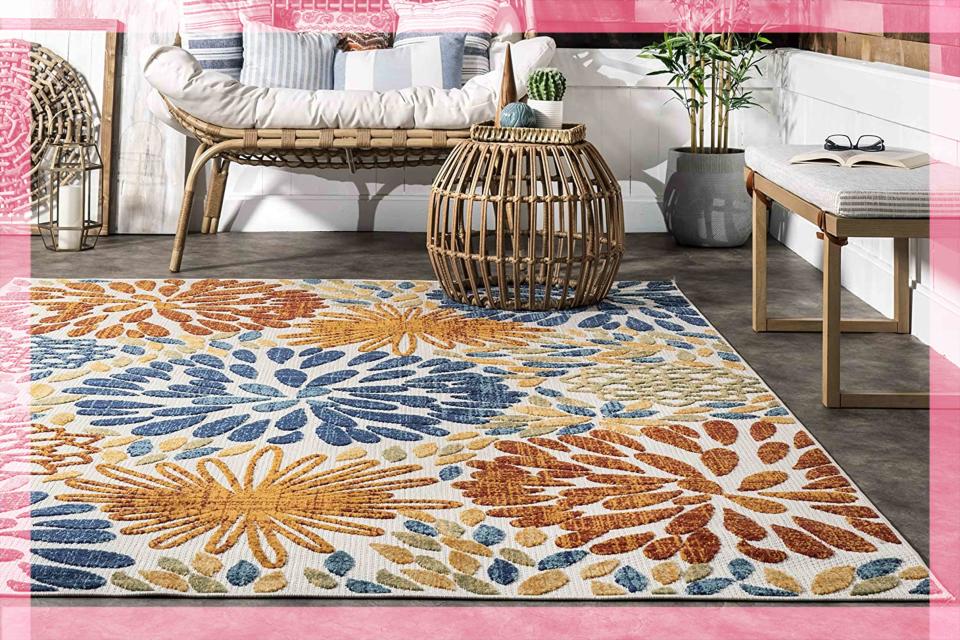 The 11 Best Deals on Outdoor Area Rugs at Amazon That'll Bring