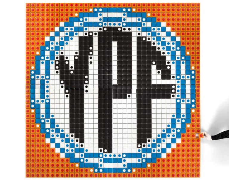 En la exposición se podrá apreciar, por ejemplo, el Logo de YPF con sistema Fototrama, diseño argentino del año 1964 creado por Eduardo Joselevich y Fanny Fingermann