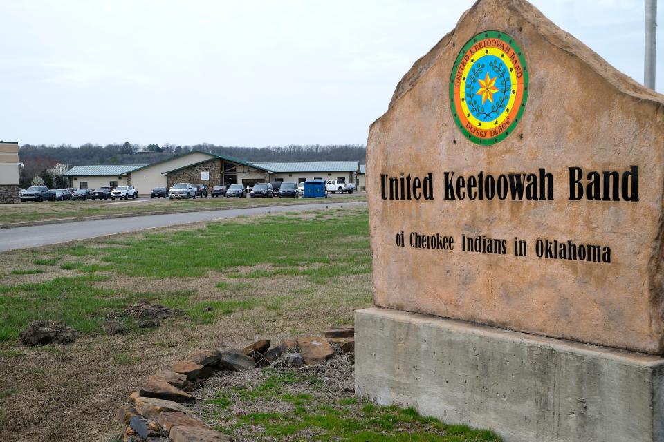 The United Keetoowah Band has its headquarters and museum on the east side of Tahlequah. It has about 15,000 citizens.