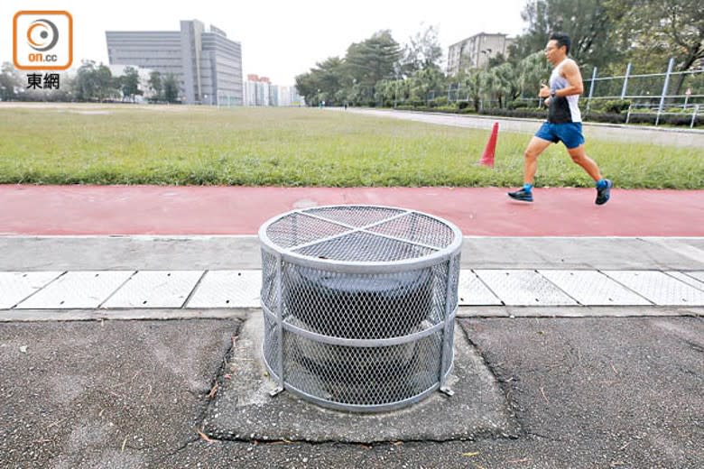 專家建議水務署考慮在通氣口加設高效空氣過濾器，減低經風吹入細菌的可能性。（李志湧攝）