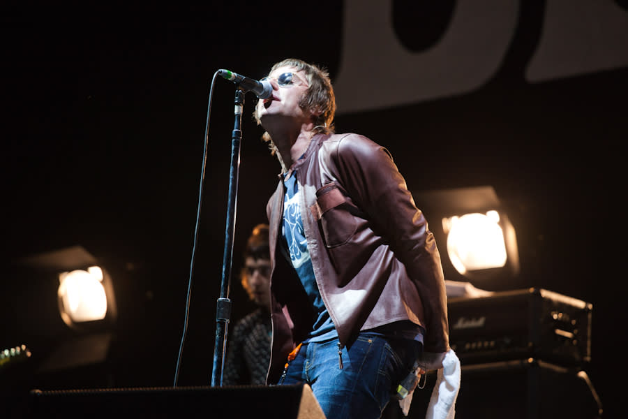 Liam Gallagher of Beady Eye at Fuji Rock Fest 2012 (Photo by Niña Sandejas) 