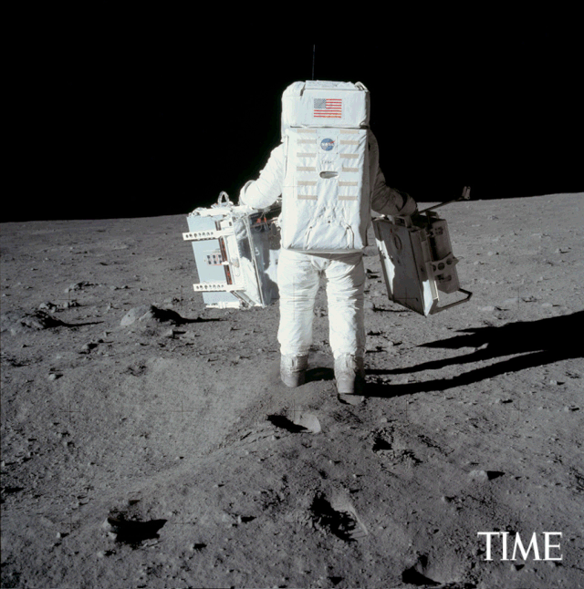 These 5 GIFs Show the Biggest Moments of the Apollo 11 Moon Landing