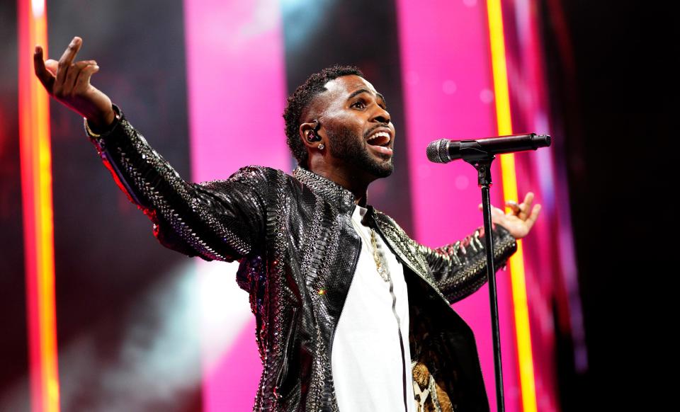 Jason Derulo performs during the annual Walmart shareholders meeting event on June 1, 2018 in Fayetteville, Arkansas.