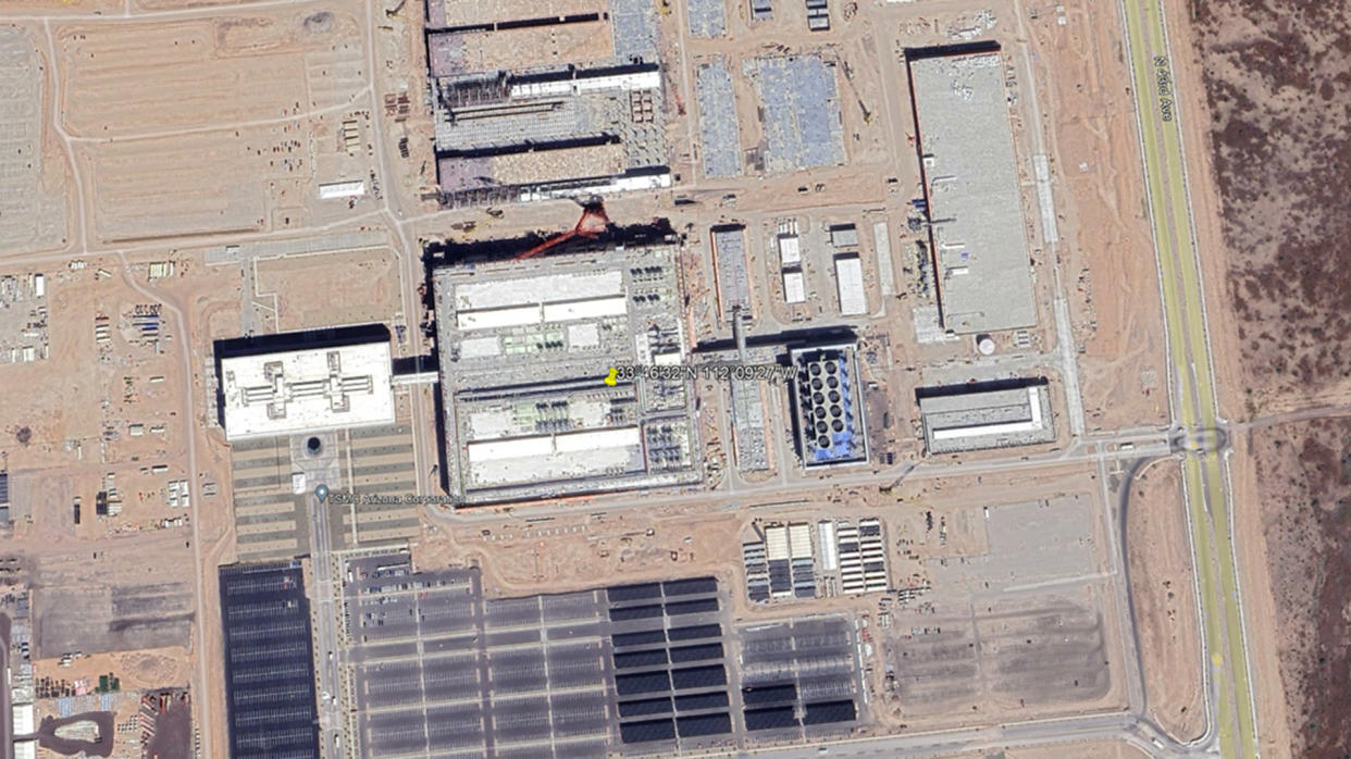  Google Earth images of TSMC's Fab 21 construction in Arizona over the span of two years. 