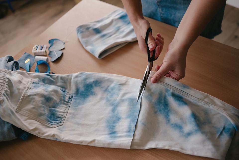 mending clothes, how to mend old clothes sustainable fashion, denim upcycling ideas, using old jeans, repurposing, reusing old jeans, upcycle stuff