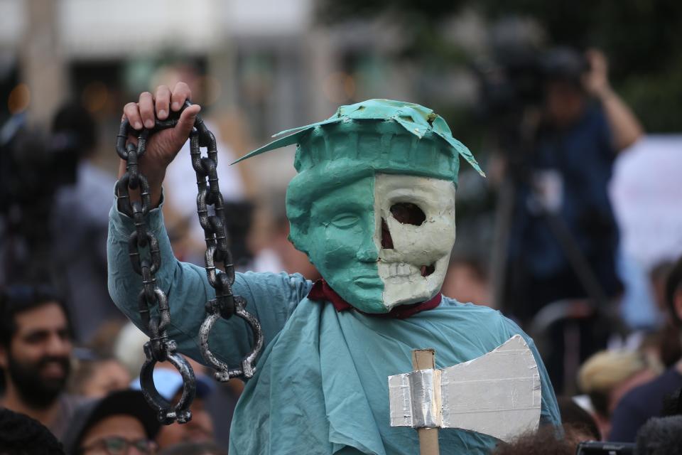 <p>Protesters rally against Supreme Court of the United States decision to uphold the travel ban in Foley Square, New York City on June 26, 2018. (Photo: Mohammed Elshamy/Anadolu Agency/Getty Images) </p>