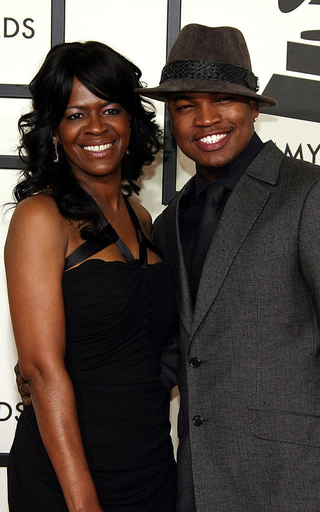Ne-Yo with his mom on the red carpet