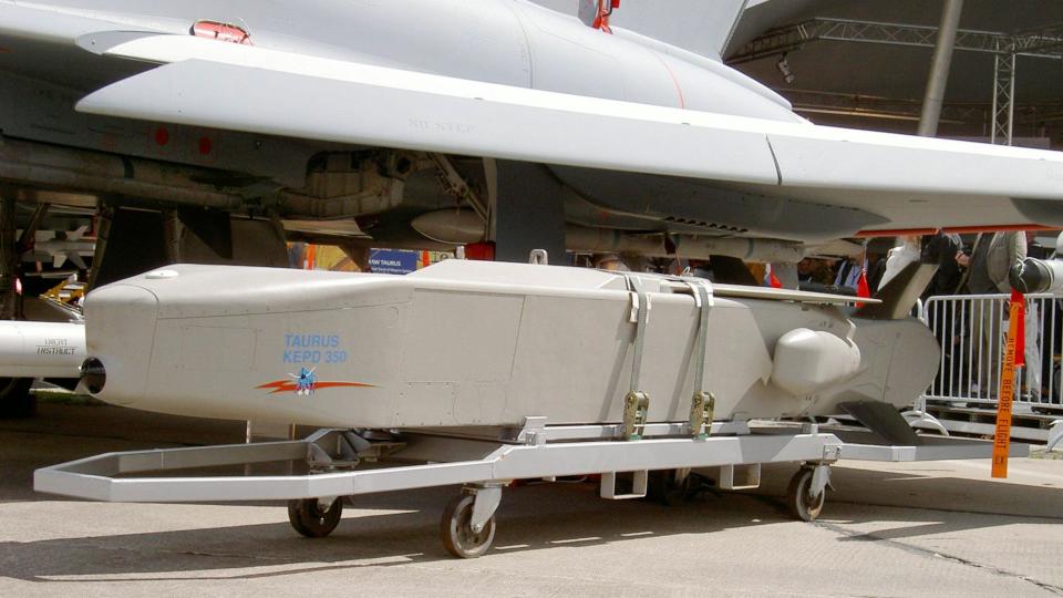 Implementing Taurus Cruise Missiles on Ukraines Su-24s: A Six-Month Process